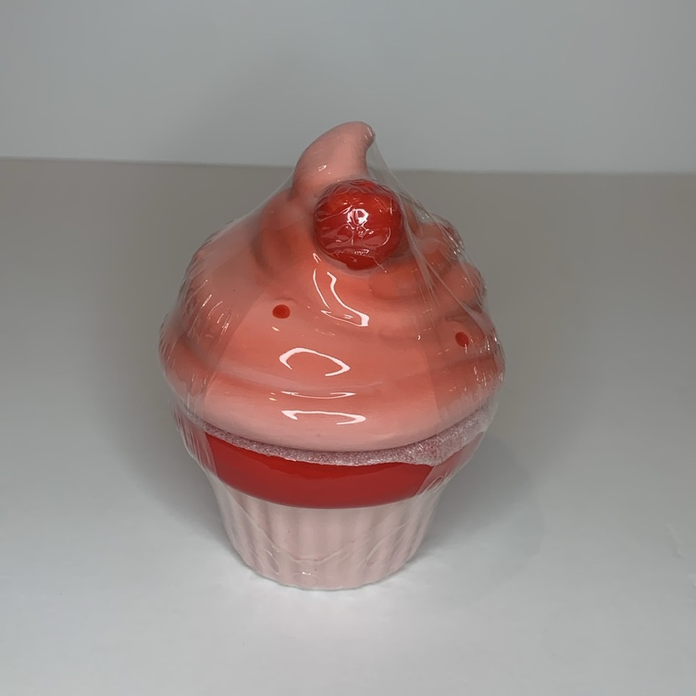 Target Bullseye Playground Valentine's Day Desserts NEW 2025 Cupcake Trinket Box